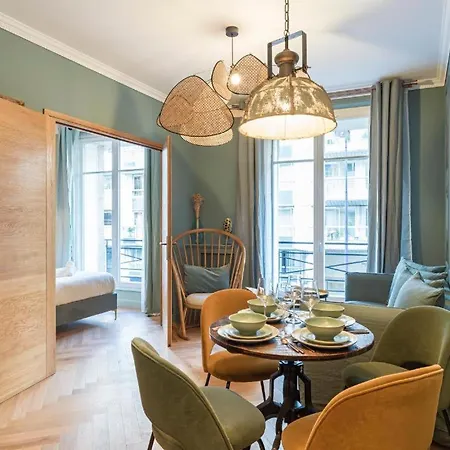 Amazing 2br 4p - Eiffel Tower 5 Apartman *