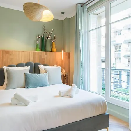 Apartman Amazing 2br 4p - Eiffel Tower 5 *