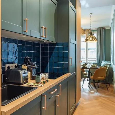 Amazing 2br 4p - Eiffel Tower 5 *